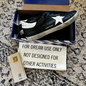 Size 43 (US10 Men) Golden Goose Superstar